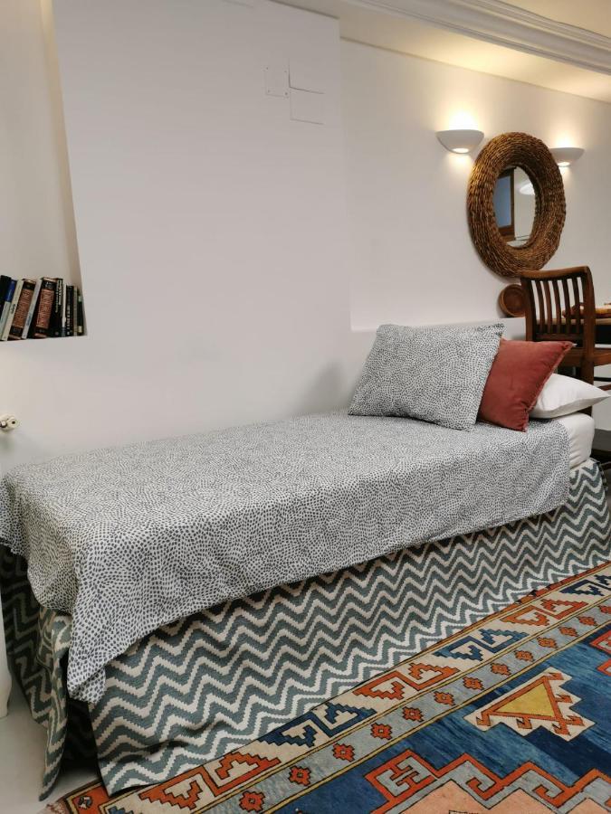 Loft In Beautiful 19th Century House Apartment Madrid